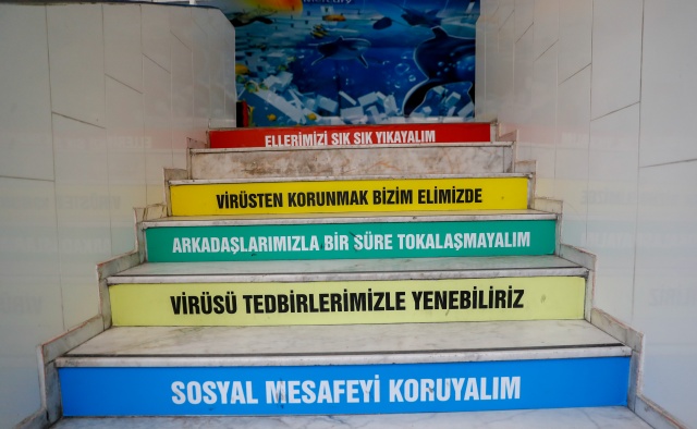Yüz yüze eğitim için hazırlıklar tamamlandı... İzmir’de 700 bin öğrenci yeniden okula kavuşacak!
