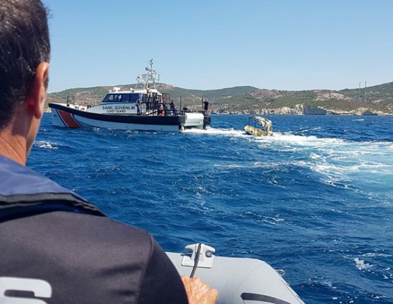 Foça'da 4 kişinin yaşamını yitirdiği faciada kaybolan tekneye ulaşıldı