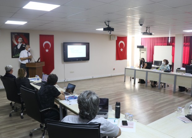 Türkiye'nin Kovid-19 ile mücadelesine Türk Konseyi Sağlık Bilim Kurulu üyelerinden övgü