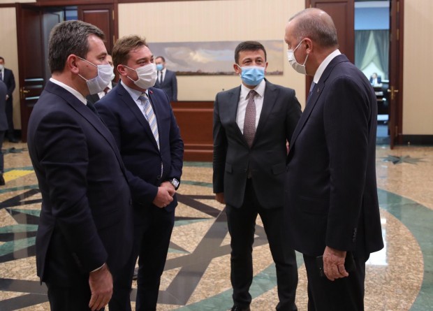 AK Partili Başkanlar'dan Erdoğan’a ziyaret: ‘AK Parti belediyeciliğinin farkını gösterin’