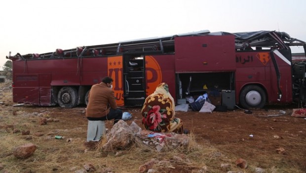 Turistleri taşıyan yolcu otobüsü devrildi: 29 yaralı