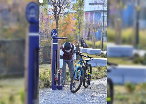 Bisikletli yaşam artık daha kolay… İzmir'de ücretsiz tamir istasyonları kuruldu