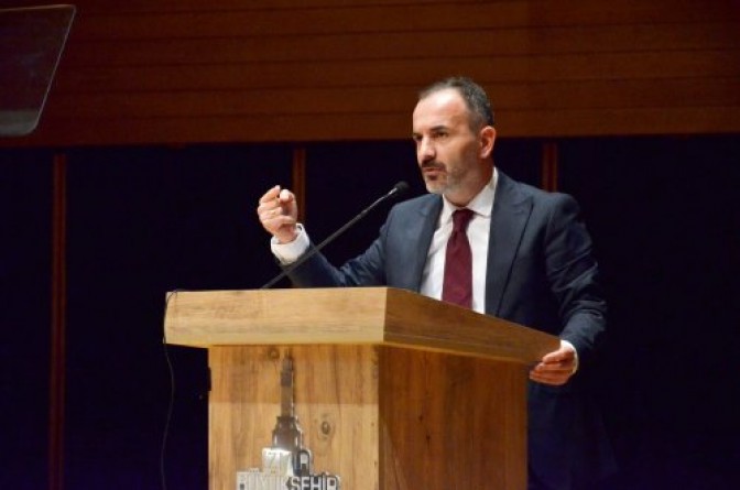 AK Partili Hızal’dan CHP’li Özuslu’ya sert çıkış: Sinsi siyaseti kendileri yapıyor