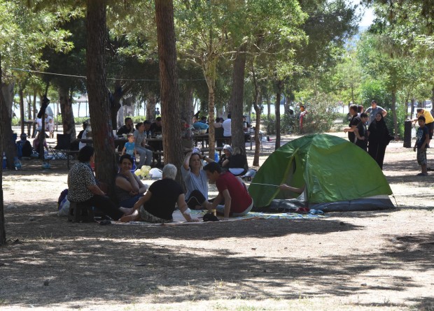 İzmir’de piknik yerlerinde 'kısıtlamasız pazar' canlılığı