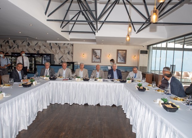  Soyer EGEV yönetim kurulu toplantısına katıldı: ‘İzmir dendiğinde gözlerin parladığını görüyorum’