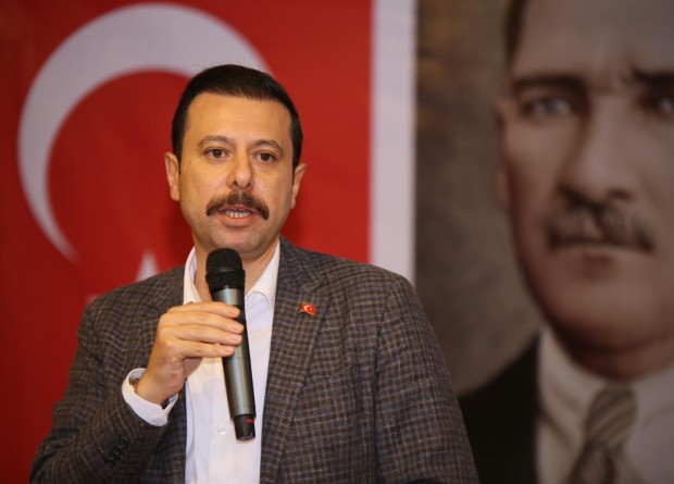 AK Partili Kaya’dan meslek fabrikası çıkışı: ‘İzmir’de 9 üniversite dururken…’