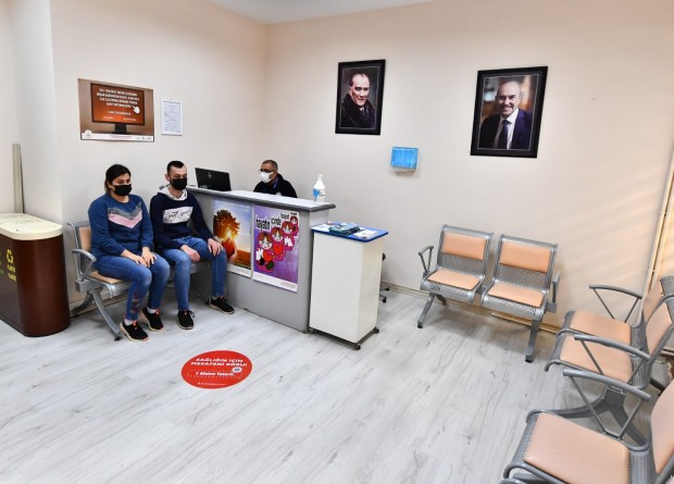 Eşrefpaşa Hastanesi Karşıyaka’da hizmet birimi açtı