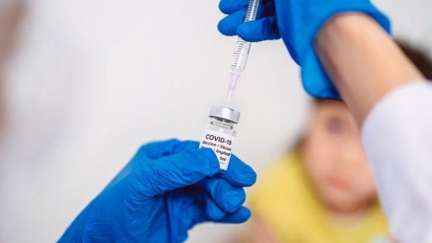 12 yaş üstü çocuklara 3. doz koronavirüs aşısı başladı