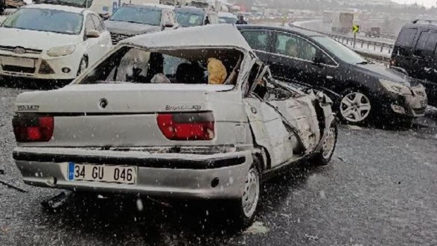 Bolu'da zincirleme kaza! TEM'de 12 araç birbirine girdi, İstanbul yönü kapandı