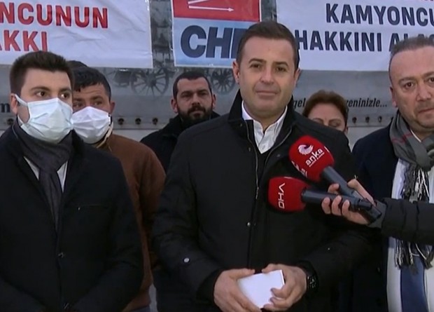 CHP'li Akın ve Yalım’dan İzmir’den hükümete otoyol ücreti salvosu: Kamyoncu, tırcı kontak kapatacak noktada