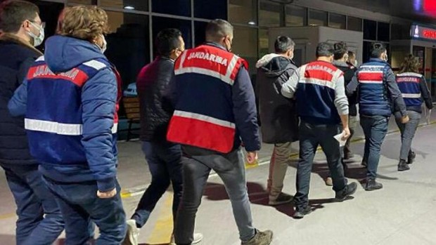 İzmir merkezli FETÖ'nün TSK yapılanmasındaki operasyonda yeni gelişme! Gözaltı sayısı 148'e yükseldi