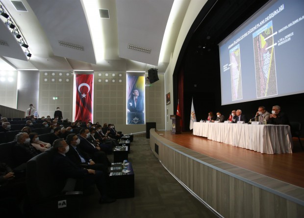 Karabağlar'da yeni planlar vatandaşlara anlatıldı... Selvitopu: 'Türkiye'ye örnek olacak bir çalışma olacak'