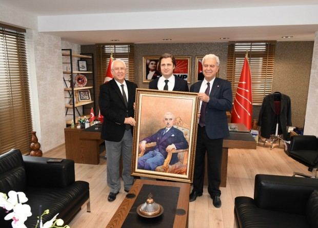 Karabağlar'dan CHP İzmir İl Başkanlığı'na 'hayırlı olsun' ziyareti