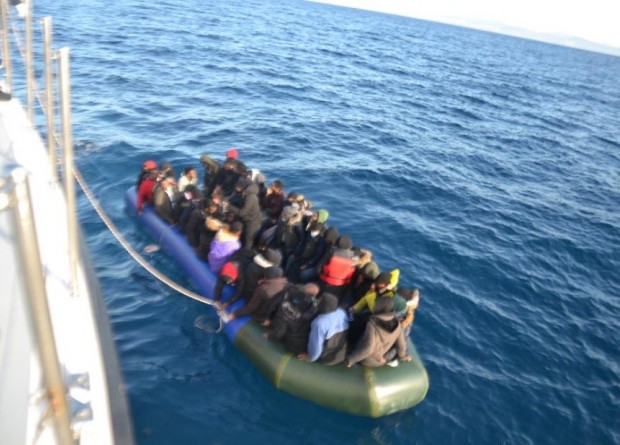 Kuşadası açıklarında 50 kaçak göçmen kurtarıldı