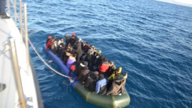 Kuşadası açıklarında 50 kaçak göçmen kurtarıldı