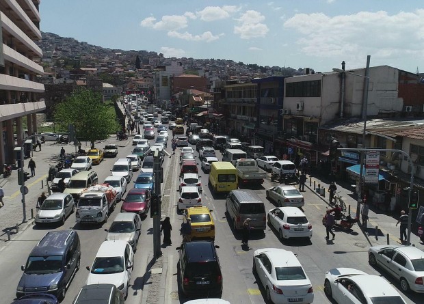 TÜİK verileri açıkladı... İzmir'de trafiğe kayıtlı araç sayısı yüzde 15 arttı