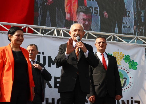 CHP Genel Başkanı Kılıçdaroğlu Manisa'da konuştu: Bu kardeşiniz hakkınızı teslim edecek!