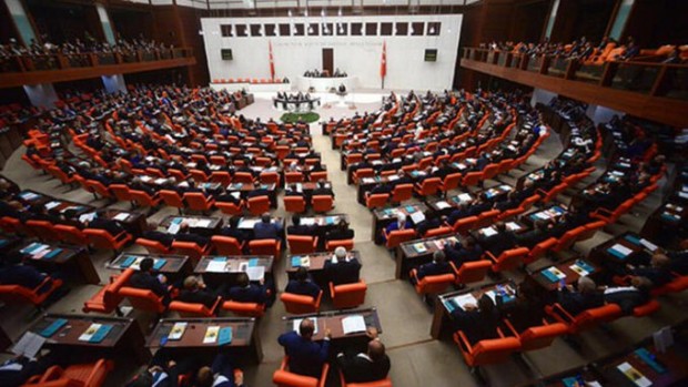 AK Parti'den 12 maddelik yeni yasa teklifi