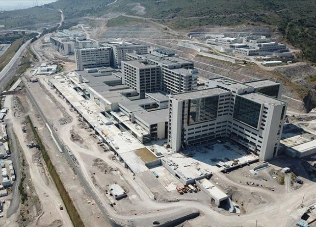 Erdoğan Haziran ayını işaret etmişti... Bayraklı Şehir Hastanesi'nin hizmete giriş tarihi yine değişti!