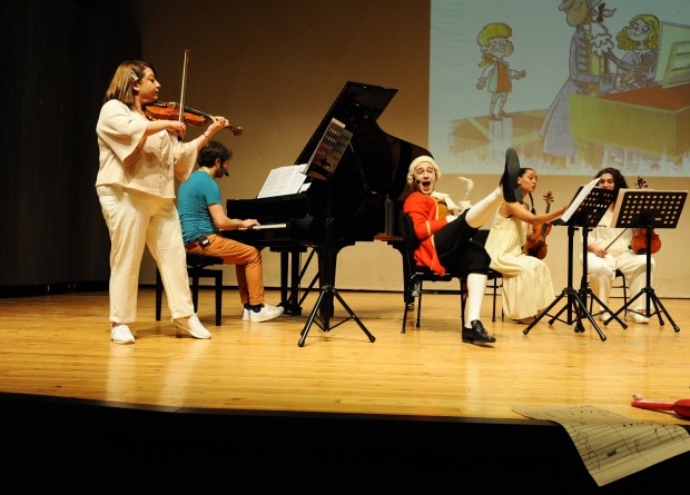 Karşıyaka'da bayram çocuklarına özel konser