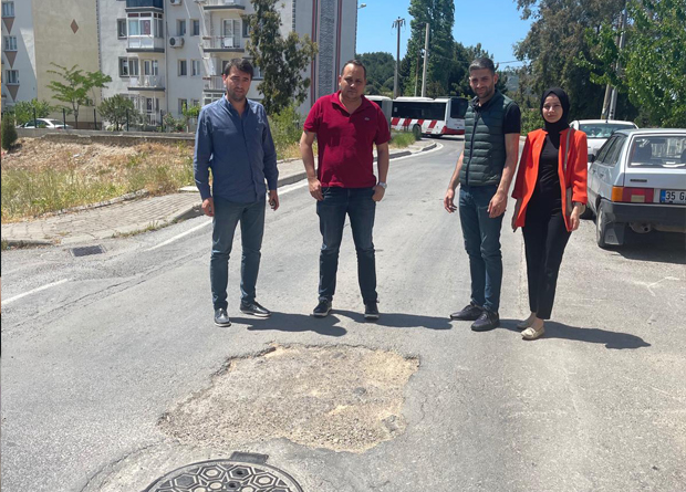 AK Partili Muçay yollara dikkat çekti: ‘’Gaziemir’deki her mahallenin ortak sorunu bozuk yollar’’