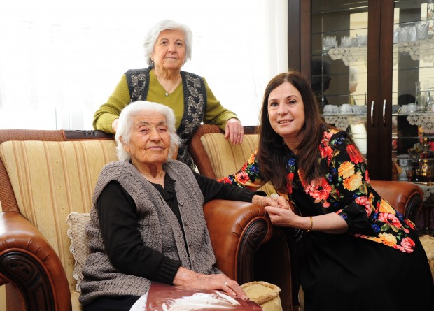 Başkan Çalkaya'dan Annelere ziyaret
