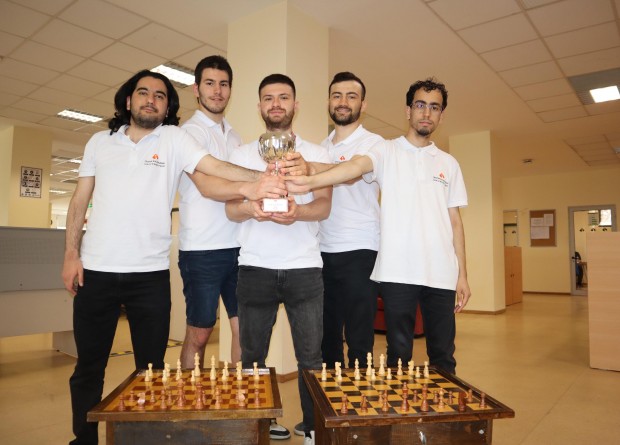İEÜ'lü satranççılar Türkiye ikincisi