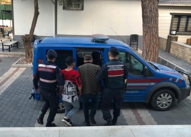 İzmir'de 9 hırsızlık şüphelisi yakalandı