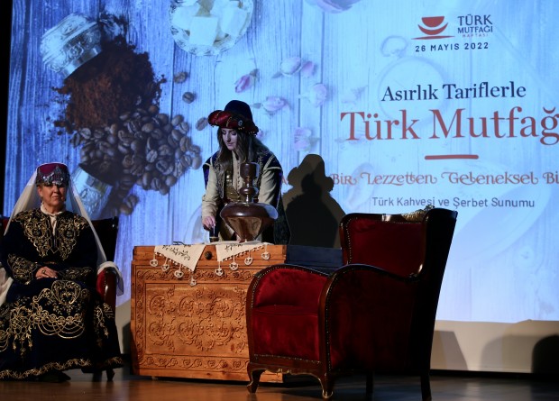 İzmir'de "Asırlık Tariflerle Türk Mutfağı" etkinliği düzenlendi