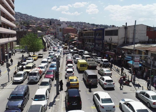 TÜİK açıkladı: İzmir'de trafiğe kayıtlı araç sayısı belli oldu
