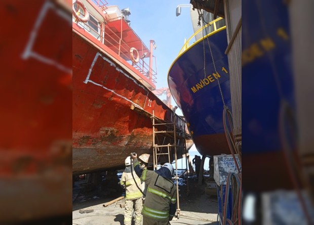 İzmir'de tersanedeki teknede çıkan yangın söndürüldü