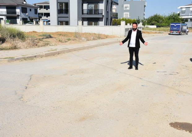 Menderes’te de yol isyanı! AK Partili Artcı: “Bozuk yollar usandırdı ”