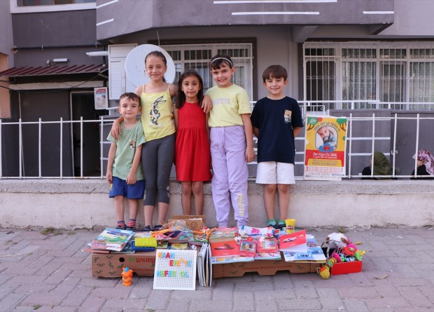 Bergama'da SMA hastası Kaan Efe için açılan kampanyaya çocuklardan destek
