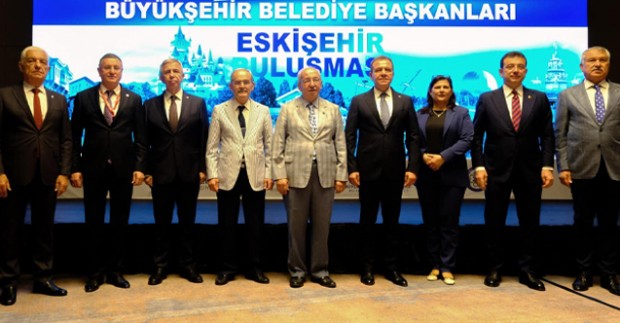 CHP'li büyükşehir başkanları Eskişehir'de buluştu!