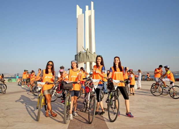 Karşıyaka’da bisiklet kullanmayı bilmeyen kadın kalmasın!