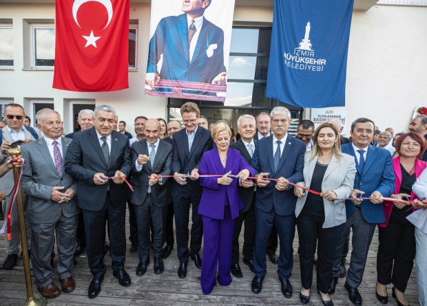 Uluslararası Basın Merkezi İzmir’de açıldı... Basın emekçilerine ve medya sektörüne güç verecek