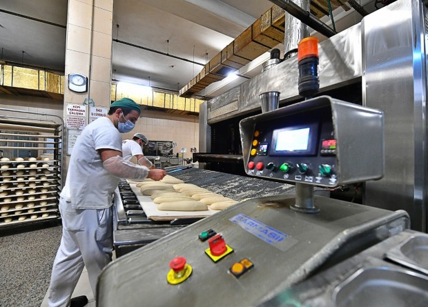 Üretim iki katına çıktı... Halk Ekmek ile dar gelirliye 3 ayda 9 milyon ekmek 