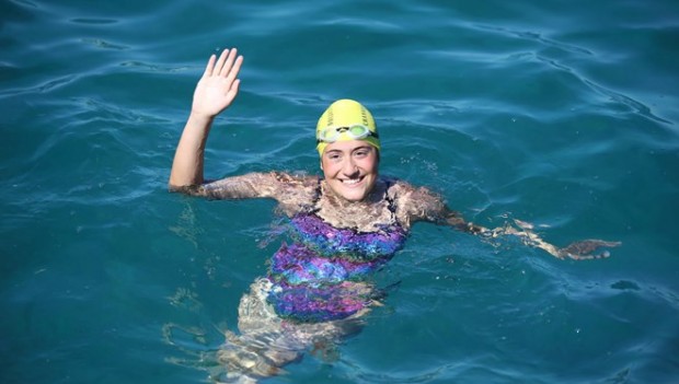 Aysu Türkoğlu, Manş Denizi'ni geçen en genç yüzücü oldu