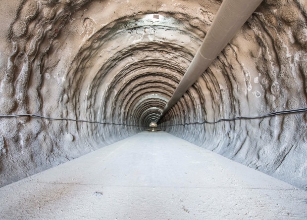 Buca ile Bornova’yı birleştirecek tünel inşaatı sürüyor...  Tünel kazıları için kontrollü patlatma yapılacak