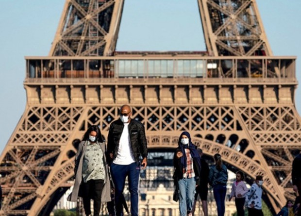 Fransa'da maske zorunluluğu geri geliyor