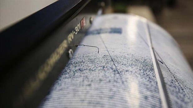 İran’da 5.8 ve 5.7 büyüklüğünde 2 deprem