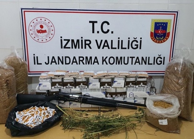 İzmir'de uyuşturucu operasyonu! 3 şüpheli gözaltına alındı