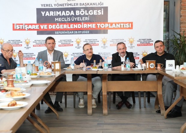 Sürekli’den Yarımada’da yerel yönetimler toplantısı: İzmirliler'in AK Parti'ye ilgisi var!