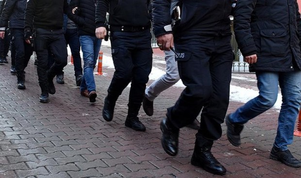 Antalya'da suç örgütüne operasyon: 9 kişi yakalandı