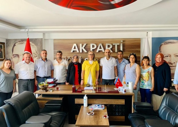 AK Partili Çankırı’dan Çiğli çıkarması: 'AK Parti milletin hizmetkarıdır'