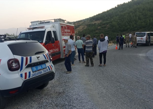 İzmir'de korkunç kaza! Uçuruma devrilen traktörün sürücüsü öldü