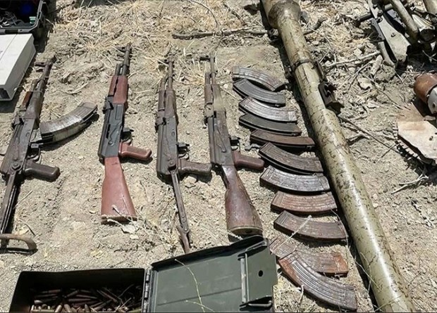 MSB: Pençe- Kilit bölgesinde çok sayıda silah ve mühimmat ele geçirildi