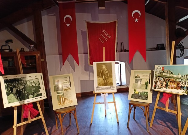 '100. yılın ışığında Atatürk’ün gölgesinde' fotoğraf sergisi Selçuk Efes Kent Belleği’nde