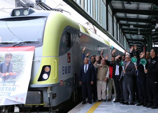 8'inci ve 9'uncu 'İyilik Treni' Pakistan'a uğurlandı