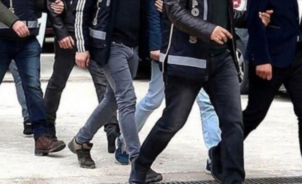 Ankara ve Manisa'da FETÖ operasyonları: 14 gözaltı